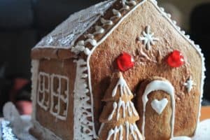 ginger dessert with sugar icing